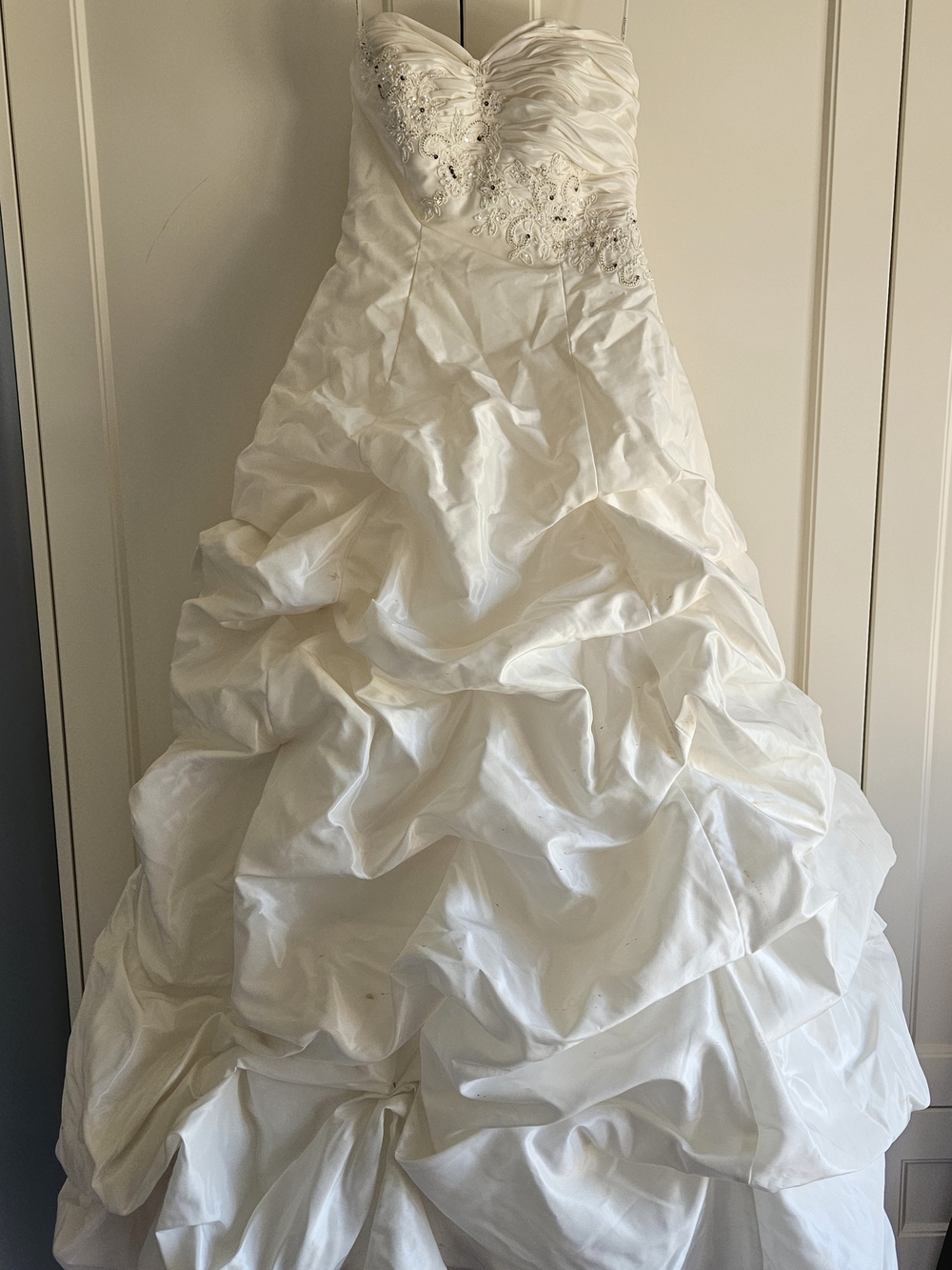 David's Bridal Ivory Strapless Ruched Ball Gown Wedding Dress